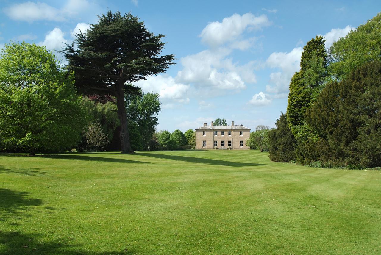 Saltmarshe Hall Exterior photo