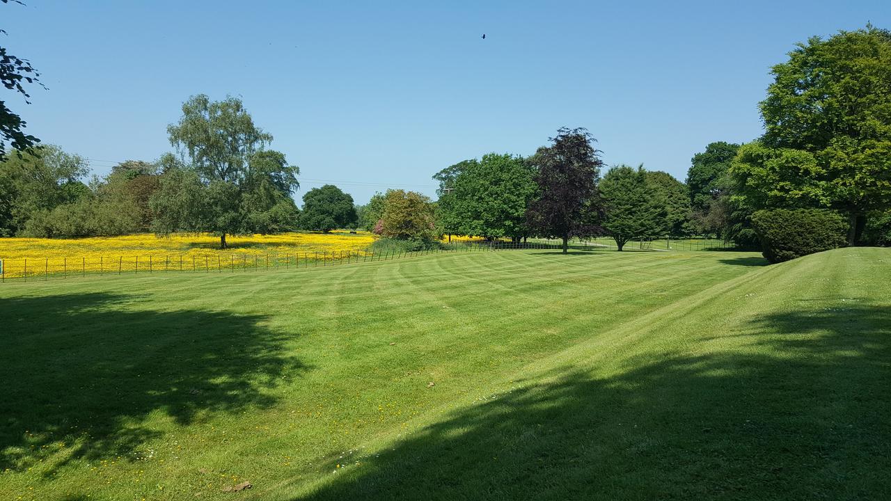 Saltmarshe Hall Exterior photo