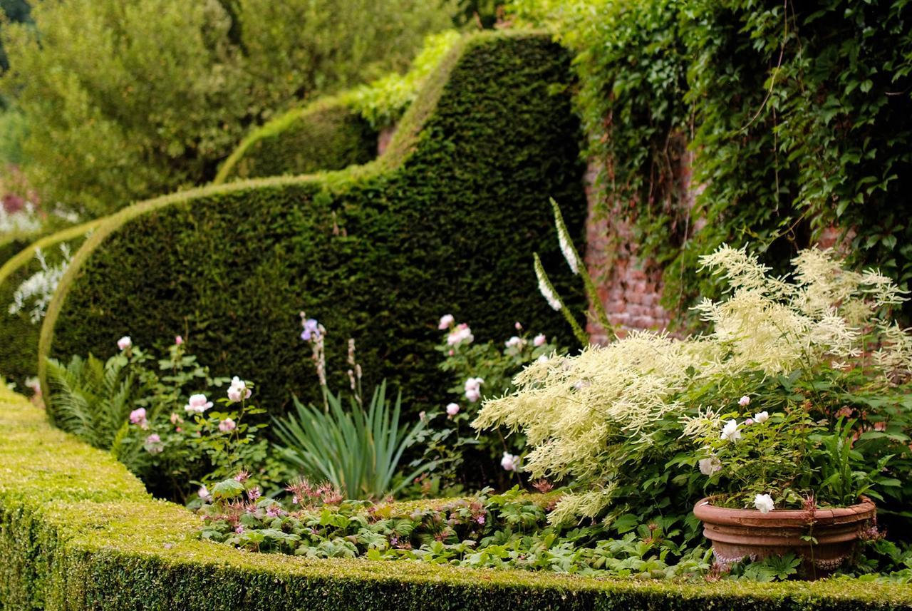 Saltmarshe Hall Exterior photo